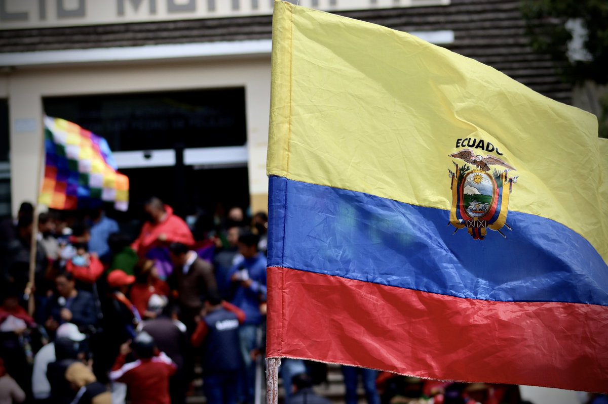 DIOS bendiga la Patria. Recuperemos la PAZ en nuestros corazones, han sido días difíciles y hoy debemos promover respeto, autocrítica y reflexión. Cada quien vivió su propia batalla, basta de armar monstruos en los otros.Todos somos el otro.Todos somos uno.Todos somos #Ecuador.🇪🇨