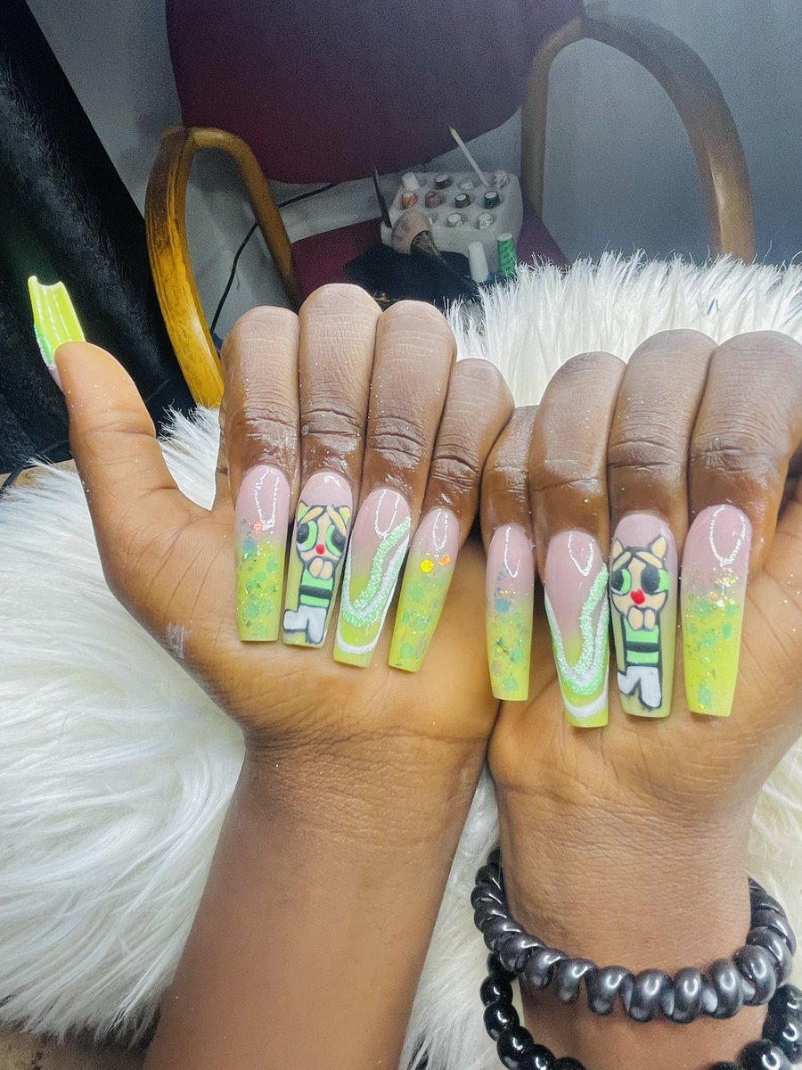 bimbola_laoshe's tweet photo. Kindly help me retweet this if it ever crosses your timeline.

Book  your nails appointment with DESSNAILEDITT (my IG HANDLE)for your Manicure, pedicure, Acrylic, Nail Art etc  if you’re staying in  Akure &amp; it’s axis. https://t.co/EkeUWaIwwL