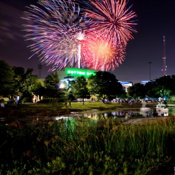 fairparkdallas's tweet photo. Fair Park Fourth presented by @askRegions is almost here 🙌 This July 4th, make your way to @fairparkdallas and @cottonbowlstad to enjoy:

💥 Kid Activities
💥 Live music + entertainment
💥 Beer Garden 
💥 FIREWORKS!!!

AND MUCH MORE! Visit link in bio for more info! https://t.co/aaGMtCP2GO
