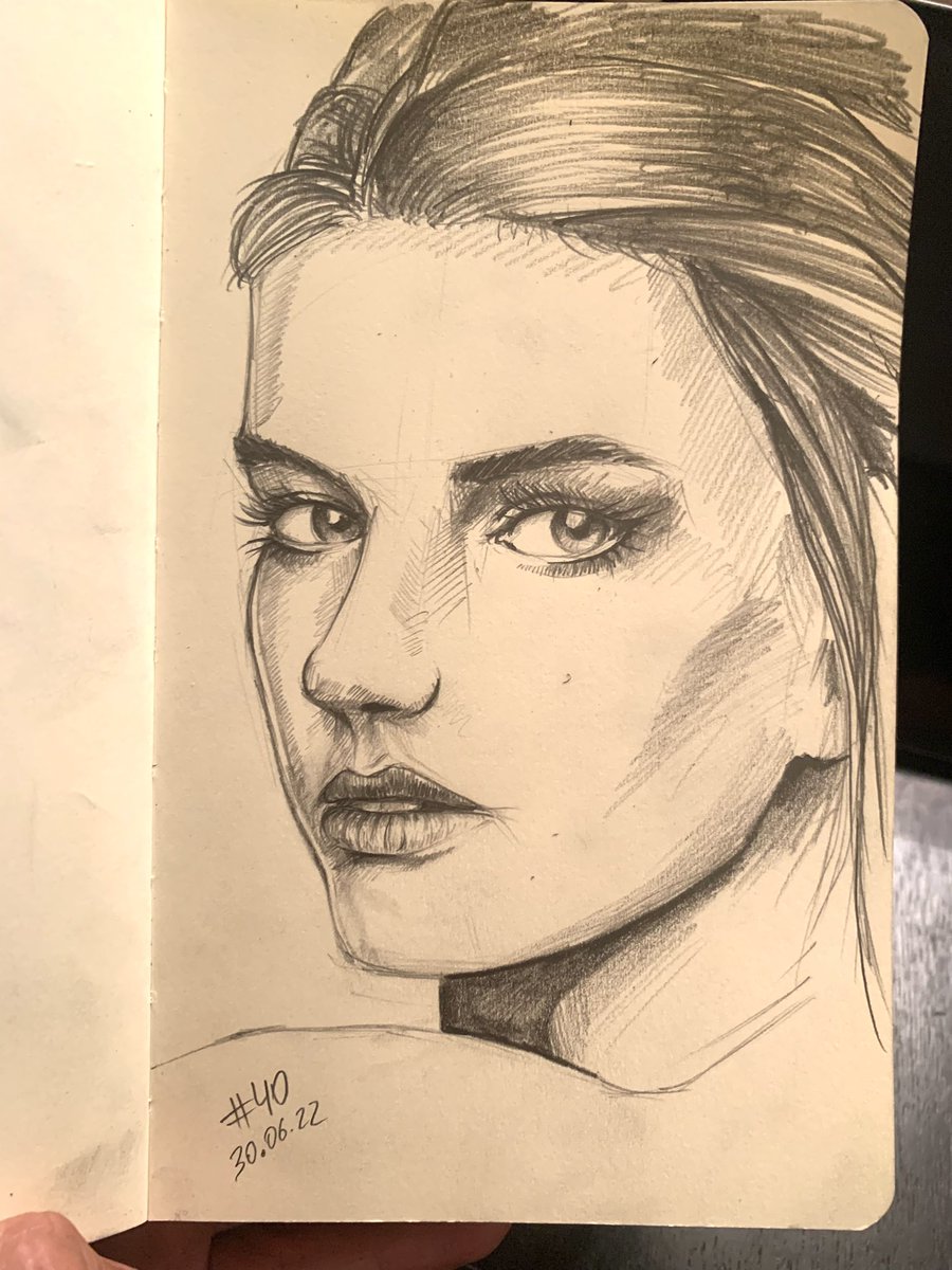elmio163's tweet photo. #callenge100 portrait #40 “Your look”
#sketch #sketchbook #portrait #pencilart #pencildrawing #moleskine #elmio163 #looks #girls https://t.co/0r0wECRyDb