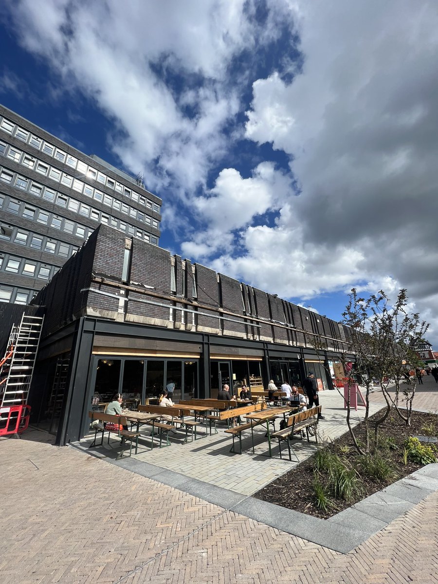 foodhalls_'s tweet photo. Lovely to be in @StanleySq_Sale this morning. 

A warm welcome to BLANCHFLOWER 

All taking shape! Groceries &amp; Beer opening in 2019 seems a million years ago now!? https://t.co/qlQ48HHoVw