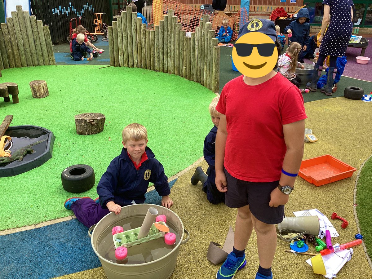 MrHardstaff's tweet photo. Water Week day 4 - this afternoon, some year 3s and 4s joined us to conduct some experiments around floating and sinking. After testing their theories, the children had a go at building some boats. @bastonceprimary #eyfs #water #boats https://t.co/dQ7aQ5vsi0