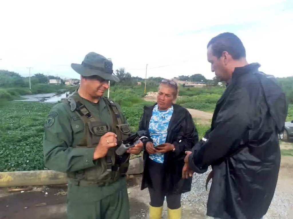 La <a href="/ZodiAragua3/">@Zodi_Aragua3</a> acompañado del Alcalde @JohendersonMrt bajo instrucciones del Pte. <a href="/NicolasMaduro/">Nicolás Maduro</a> y gobernadora <a href="/Soykarinacarpio/">Karina Carpio</a> inspeccionaron  el río Turmero, tramo Linares Alcántara y  la zona de bombeo del sector Paraparal en atención y prevención de nuestros habitantes.