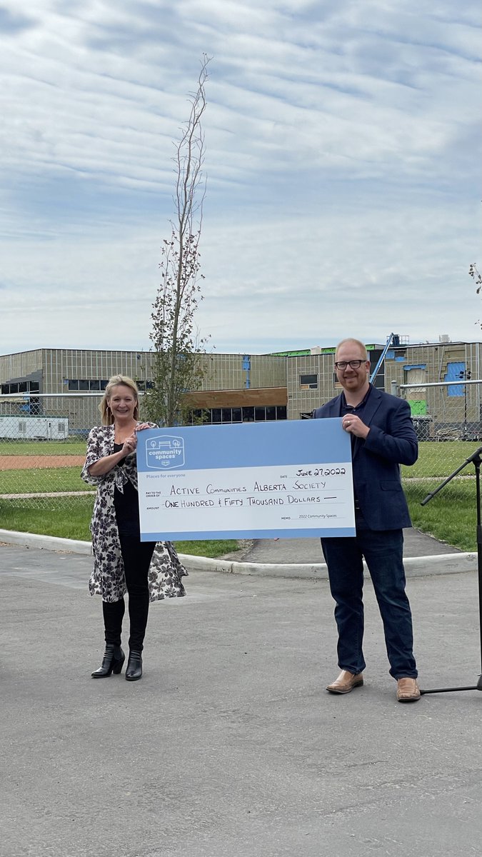 NCCoop_AB's tweet photo. We are donating $150,000 to the Active Communities Alberta Society to fund the Outdoor Recreation &amp; Community Hub in St. Albert! To celebrate the launch of the Community Spaces project, we hosted a barbecue for local schools. #CoopCommunitySpaces https://t.co/lyoiQBT0aD