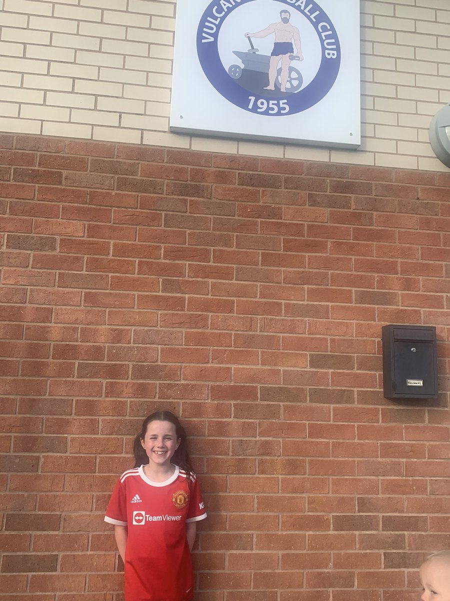 littleemcoops's tweet photo. Tonight this gorgeous girl did a sponsored run for her football club, she smashed 7km in 60 mins, so proud of her @vulcanfc1955 https://t.co/6E3Ul06qAC
