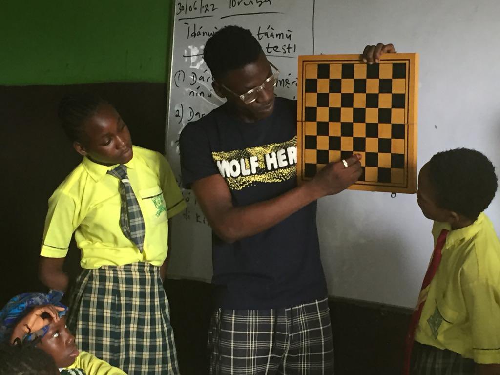 IKORODUCHESS's tweet photo. Chess takes ages to learn, but a lifetime to master
Ikorodu chess club encouraging chess/Scrabble in Noble Star college @Tunde_OD @IkoroduB @chessinslums @schoolinstreet https://t.co/aeZtr4Aq8N