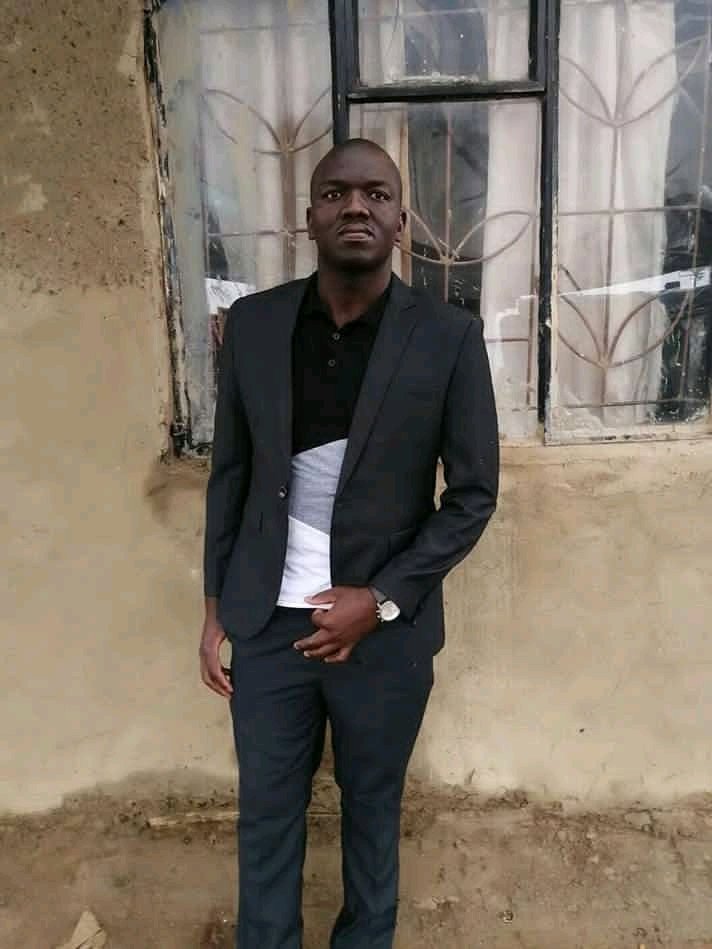 Macdonaldraps's tweet photo. Am not Handsome but ka Service delivery I come out on top https://t.co/JjOx9kBaoY
