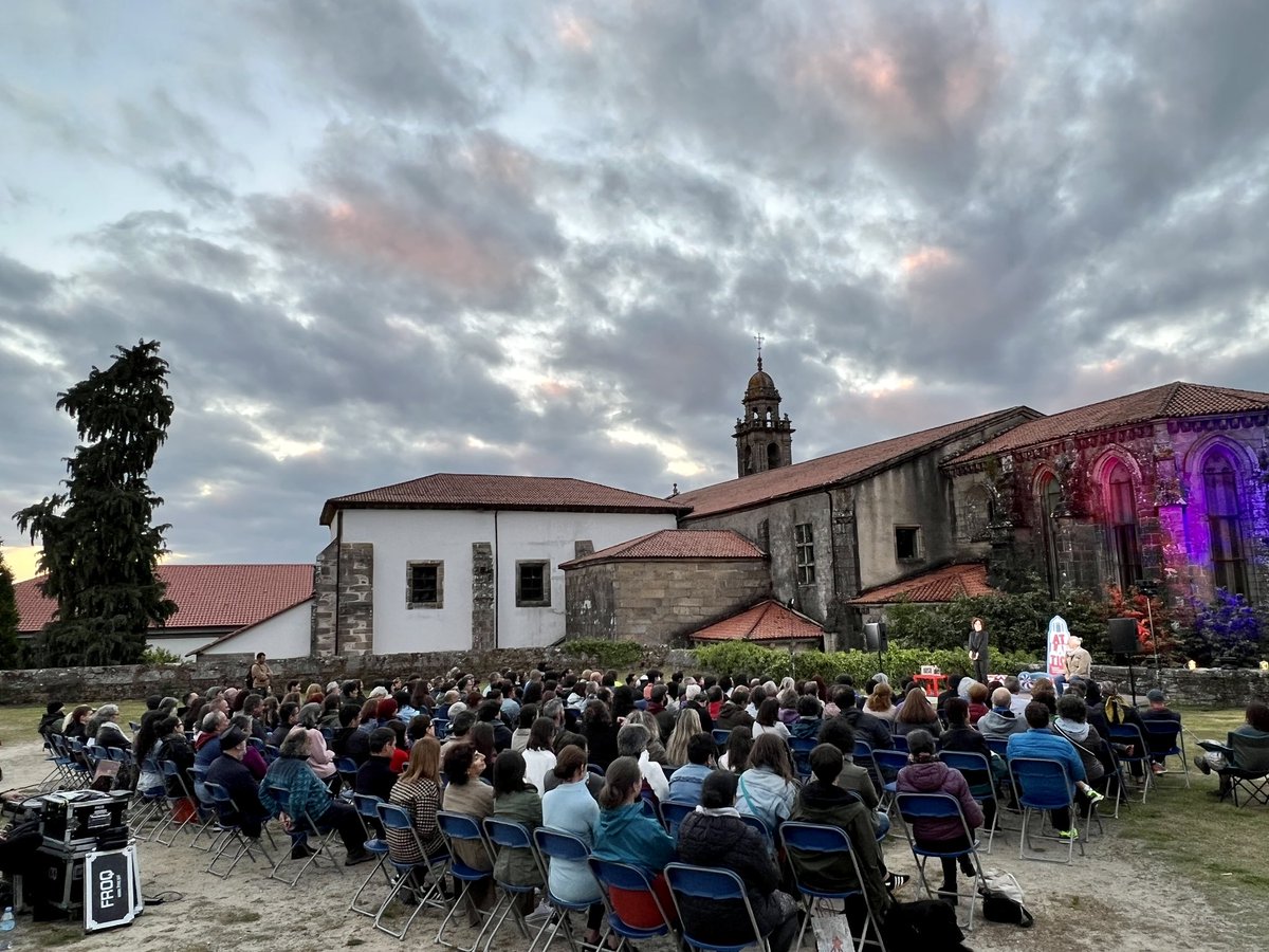 magago's tweet photo. Arrinca o @FestAtlantica e Compostela vólcase cos contos, a narración oral e a celebración da música e a palabra. https://t.co/jmYfZIC8Z3