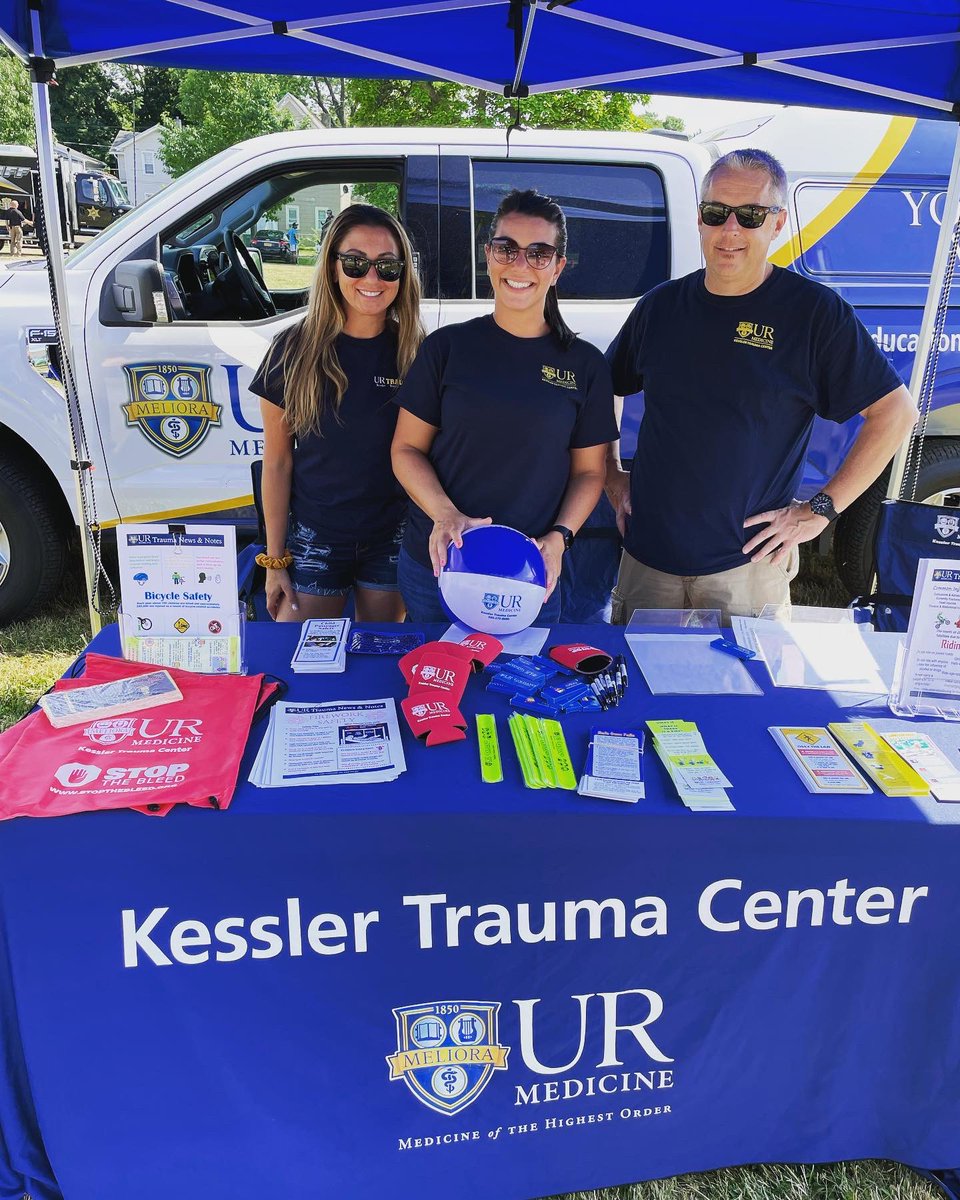 URKesslerTrauma's tweet photo. Another great turn out at #projectTIPS on Troup Street this afternoon! 
 @CampGoodDays @monroesheriffny @RochesterNYPD @injuryfreeroc @URochesterSurg @acsSTOPTHEBLEED @STOPDWINewYork https://t.co/OiEEIPUxsM