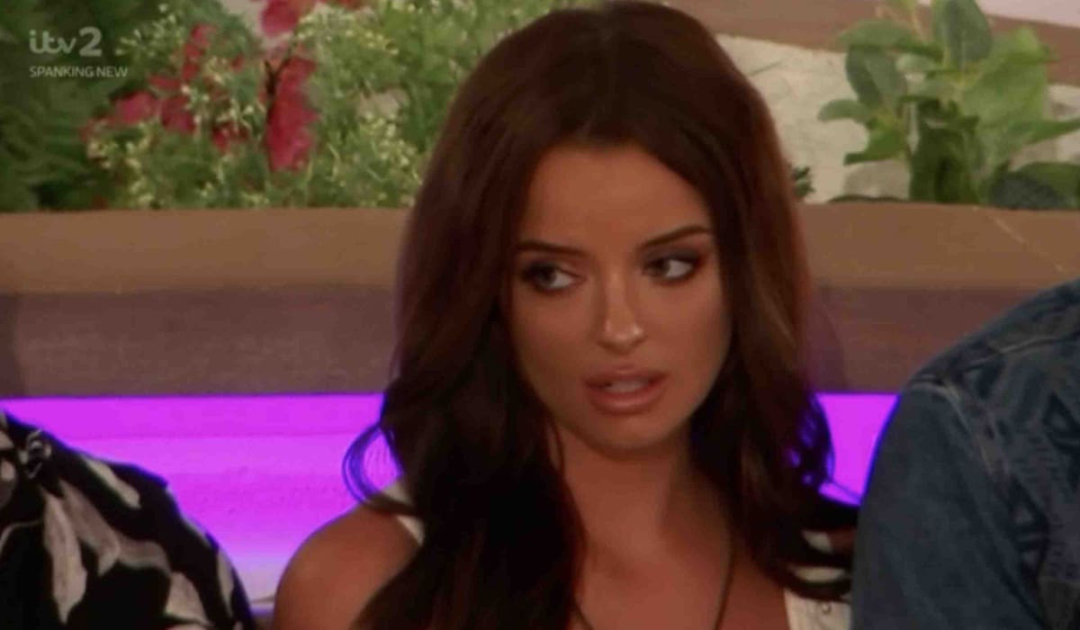 selfcareqtz's tweet photo. ANTIVIRAL EKIN SU DOES NOT OWE YOU SHIT!! THEY WERE TOGETHER SINCE THE BEGINNING #LoveIsland https://t.co/rEHunTGDwv