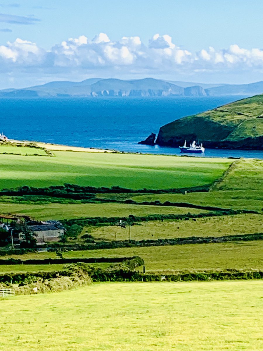 Summer in Kerry 

A trawler heading out for the evening. And what an evening, after the rain and wind of the last few days.

#kerry #dinglebay #iphonography #countykerry #dingle #ireland