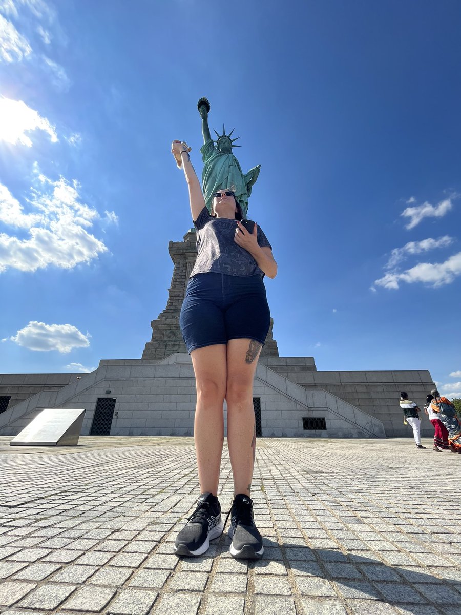 Aztecia316's tweet photo. I am Lady Liberty. #toothweasel @AnthonyCSN https://t.co/hjw2s2osRe