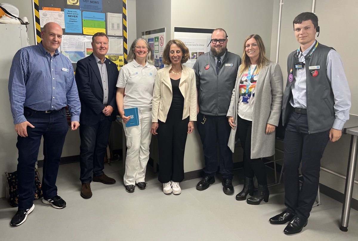 It was a pleasure to welcome <a href="/skhouryhaq/">Shirine Khoury-Haq</a>, <a href="/furnivalderek/">Derek Furnival</a> &amp; <a href="/VickiMains/">Vicki Mains</a> to our McDonald Road <a href="/coopuk/">Co-op</a> yesterday!
Great to talk about our store successes &amp; our work within our #Community

#Edinburgh #Leith #CoopRadio
<a href="/CranstonGraeme/">Graeme cranston</a> <a href="/maria_dryburgh/">Maria dryburgh</a> @CeliniLara <a href="/heggie_peter/">Peter Heggie</a>