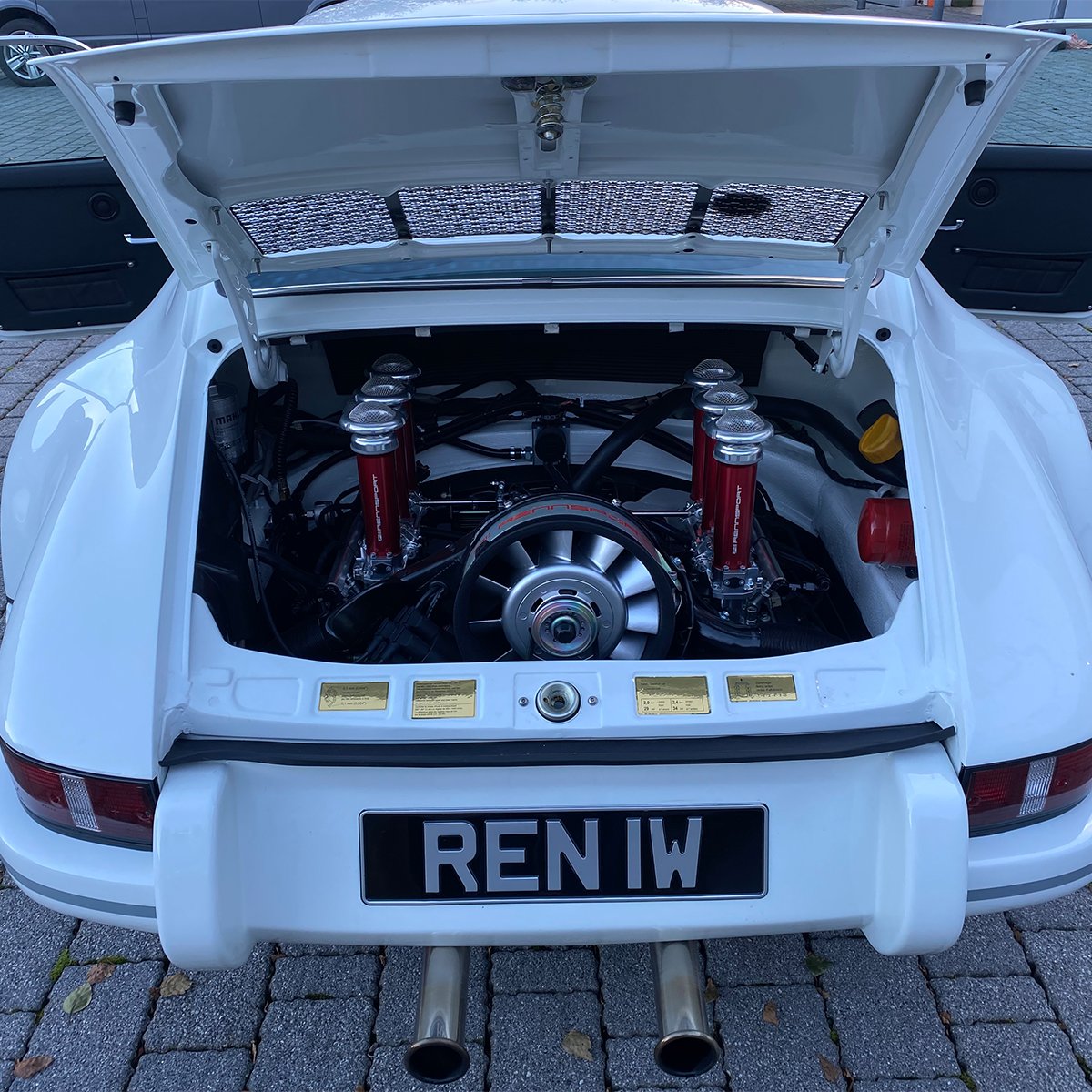 911Rennsport tweet media