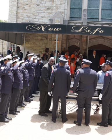 CFDMedia's tweet photo. Today the Chicago Fire Department paid last respects to Firefighter Timothy Eiland. Please keep the Eiland family and CFD in your thoughts and prayers during this difficult time (2) https://t.co/RyuLNczL2N
