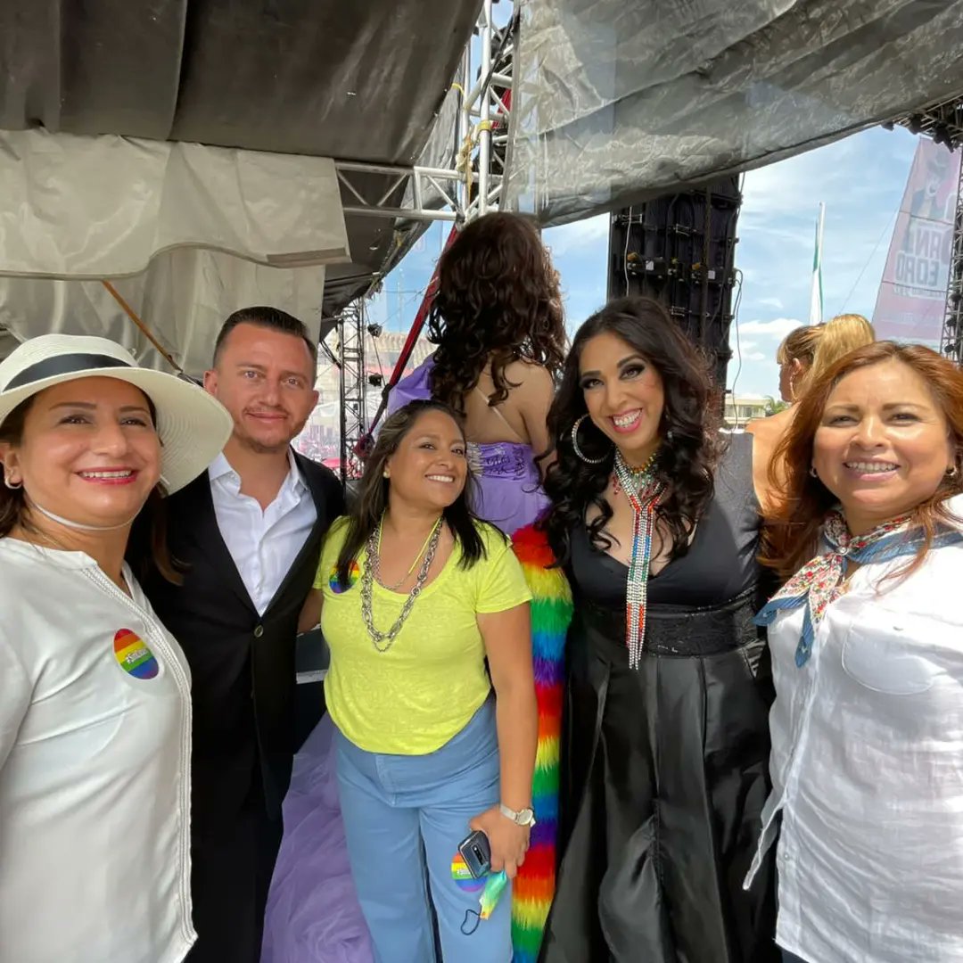 ReginaOrozco's tweet photo. En las fotos, la dra. Anel Roa presidenta del DIF quien encabezó las marchas.
Gracias a todes los que asistieron https://t.co/pjFOYDmh5N