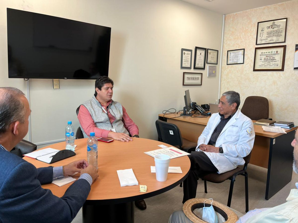 camejall's tweet photo. Reunión con el Dr. José Luis Solis Presidente de la Asociación de Hospitales Privados https://t.co/NlaYBW8CuK