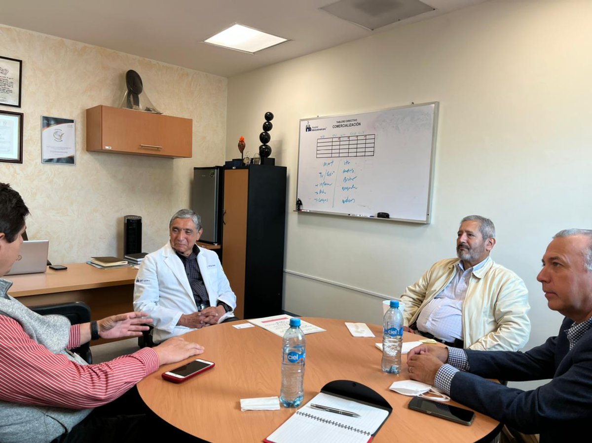 camejall's tweet photo. Reunión con el Dr. José Luis Solis Presidente de la Asociación de Hospitales Privados https://t.co/NlaYBW8CuK
