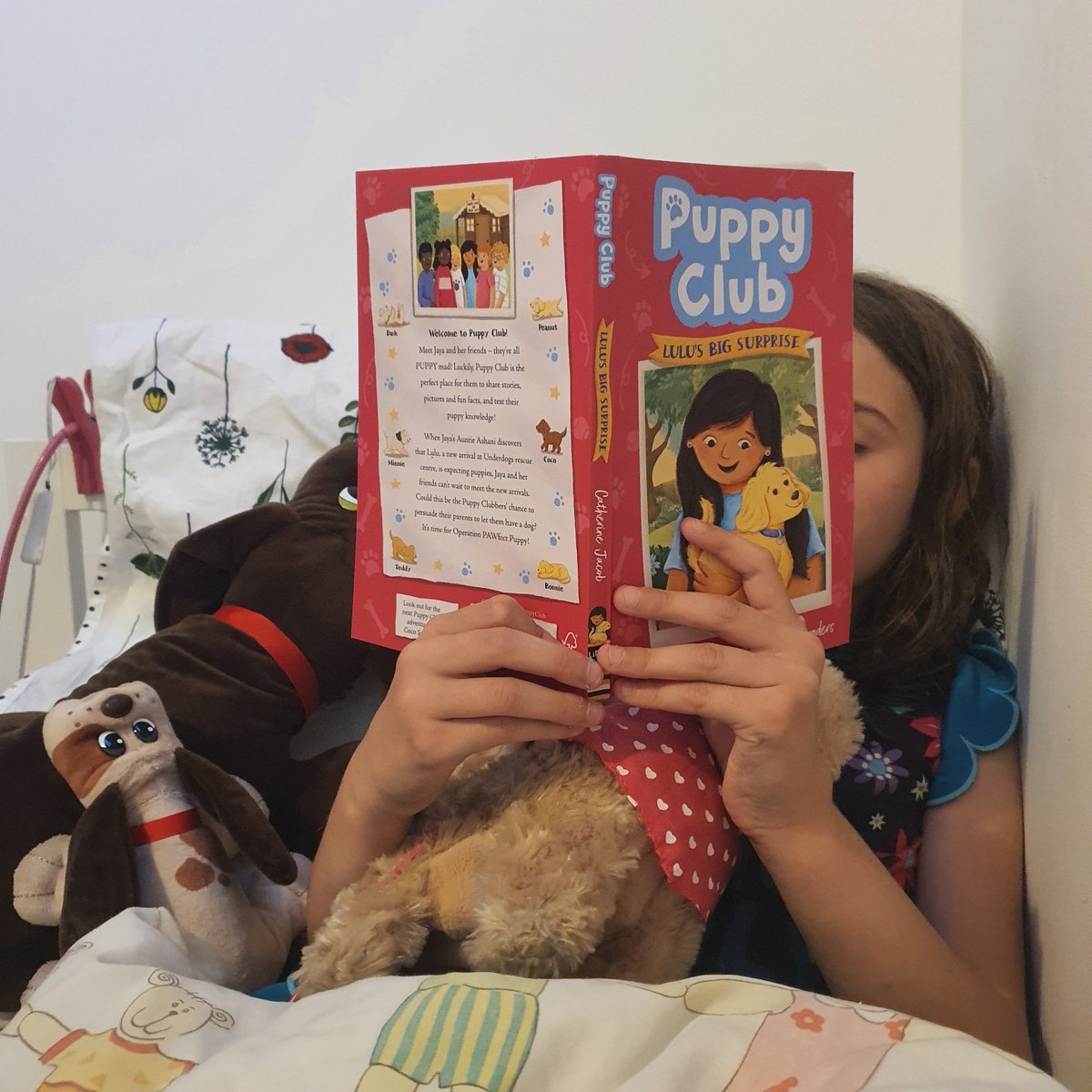 My 7 yr old really loves your book <a href="/CathJacobNews/">Catherine 🧚‍♀️ DOCTOR FAIRYTALE OUT NOW! Jacob</a> <a href="/RachaeISaunders/">Rachael Saunders</a> Friends, puppies, a dog rescue centre... this is the perfect read for her &amp; so perfectly bridges gap between early readers &amp; longer chapter books. We both can't wait for the next one! 🥰🐕🐶 Thanks for early read!
