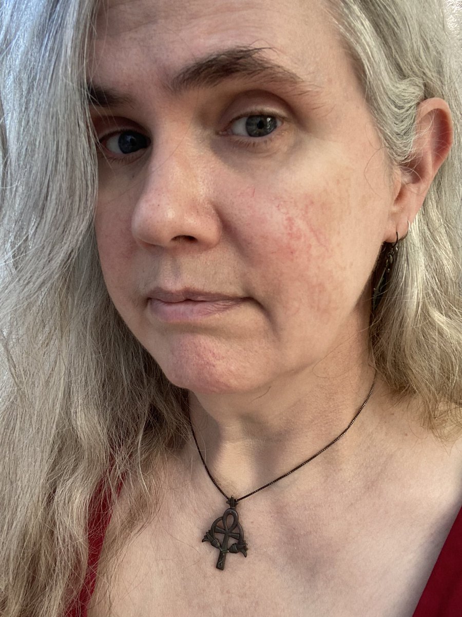 lhskarka's tweet photo. Today’s #jewelryaesthetic is your #ankhoftheweek These ones have lotuses. 🪷 The lotus was an important symbol of rebirth to the ancient Egyptians, and figured prominently in tomb & coffin decoration.
I could use a little restorative energy right now. #workingfromwork #lfk https://t.co/fy2p1sZYiU