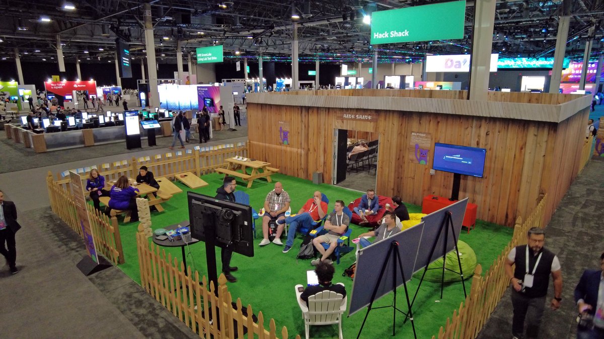 EventI4d's tweet photo. Thank you to everyone for an amazing event!  We can't wait until #HPEDiscover 2023! https://t.co/G1mqPdPOWo