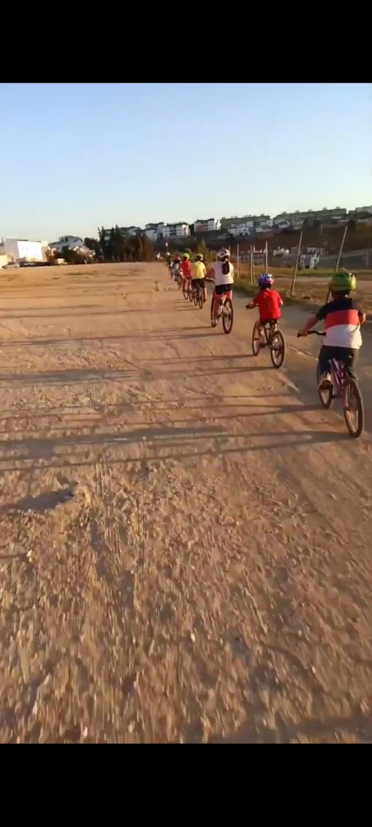 TortugasCojas's tweet photo. El grupo pequeño llega al final de la temporada, han pasado 9 meses donde han aprendido una base esencial en el ciclismo. Desde aprender a manejar la bici, la postura correcta, coordinación y equilibrio, motricidad, saber usar los desarrollos y sin faltar sus pequeñas rutas, https://t.co/kX89A0xOCe