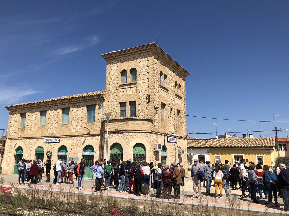 inmaalemany's tweet photo. @ximopuig @raquelsjimenez @ACamporrobles #quieretren y no dejaremos de reivindicar su reapertura. 
Por un ferrocarril público, social y sostenible que vértebra el territorio. https://t.co/yvqmSFsocW