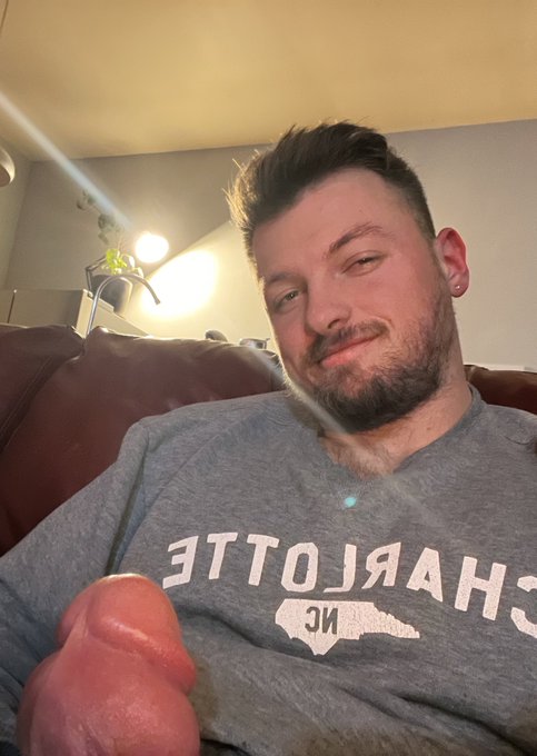 Retweet if you’d wrap your lips around that thick cock 🍆 https://t.co/oXFho4FmTA