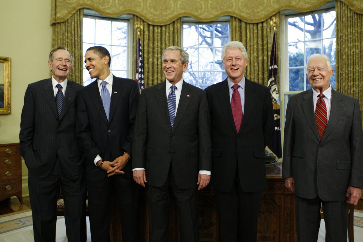 AzorWindell's tweet photo. To this day I wonder what the note said that was handed to them at Bush's funeral..... https://t.co/U815lJlN4m