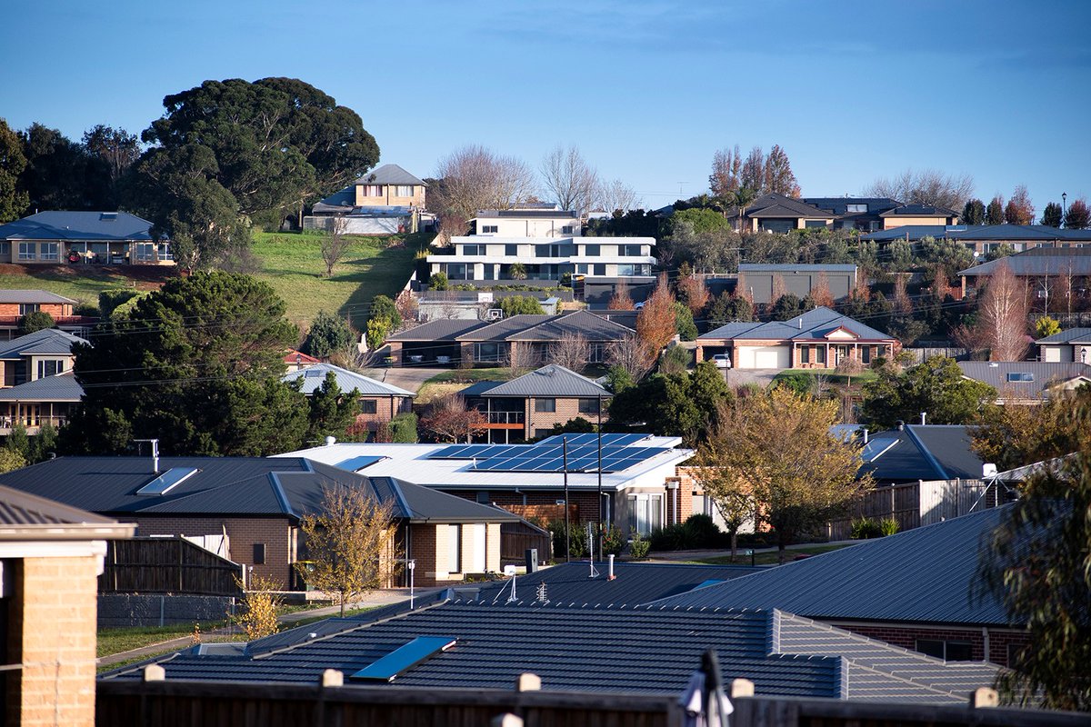 The Neighbourhood Battery Initiative (NBI) is providing grants to fund pilots and demonstrations of a range of neighbourhood scale battery ownership and operational models. energy.vic.gov.au/new-energy-tec…