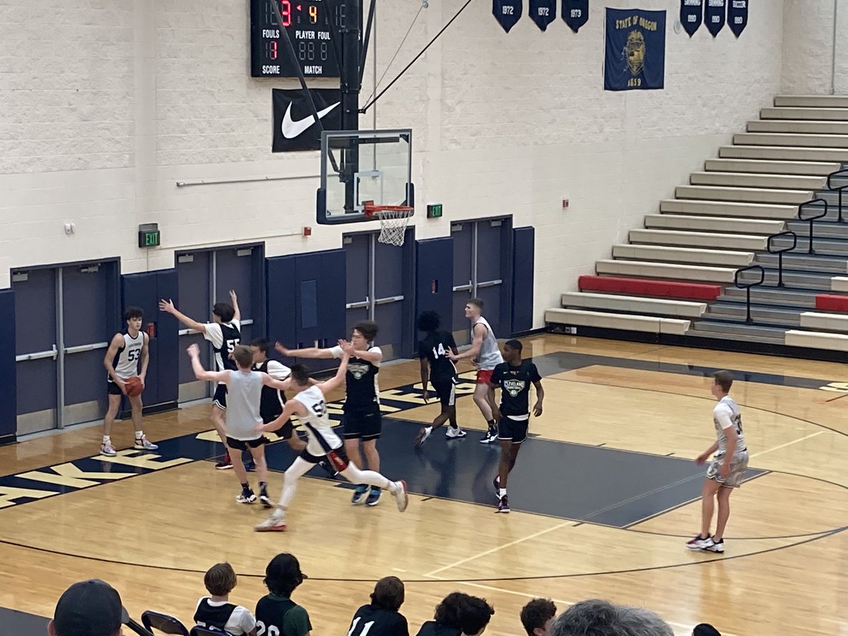 Prep Hoops Oregon (@prephoopsor) on Twitter photo Summer League: Cleveland 78, Lake Oswego 61
CHS: <a href="/SeanChrisTres2/">Sean Chris Tresvant</a> 19, <a href="/JacksonCooper35/">Jackson Cooper</a> 12, <a href="/_jacksonowens_/">Jackson Owens</a> 11, @christian0green 10
LO: <a href="/AllesOwen/">Owen Alles</a> 18, @corbincichy 16, <a href="/AengusSutherla1/">Aengus Sutherland</a> 11 Summer League: Cleveland 78, Lake Oswego 61
CHS: <a href="/SeanChrisTres2/">Sean Chris Tresvant</a> 19, <a href="/JacksonCooper35/">Jackson Cooper</a> 12, <a href="/_jacksonowens_/">Jackson Owens</a> 11, @christian0green 10
LO: <a href="/AllesOwen/">Owen Alles</a> 18, @corbincichy 16, <a href="/AengusSutherla1/">Aengus Sutherland</a> 11