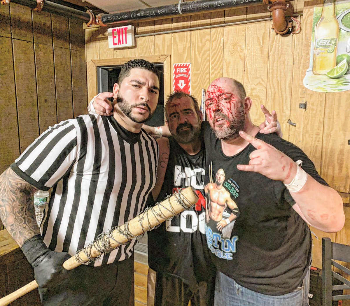 MikyMambo's tweet photo. From watching them wrestle on tv as a kid, to being able to call one of their matches last night, and what a match it was! What can I say, oh yeah… EC F’n W!
#JustinCredible #HCLoc #ECW #ROH #ElRef #ElRef123 #Wrestling #ProWrestling https://t.co/jlzBdyaS5n