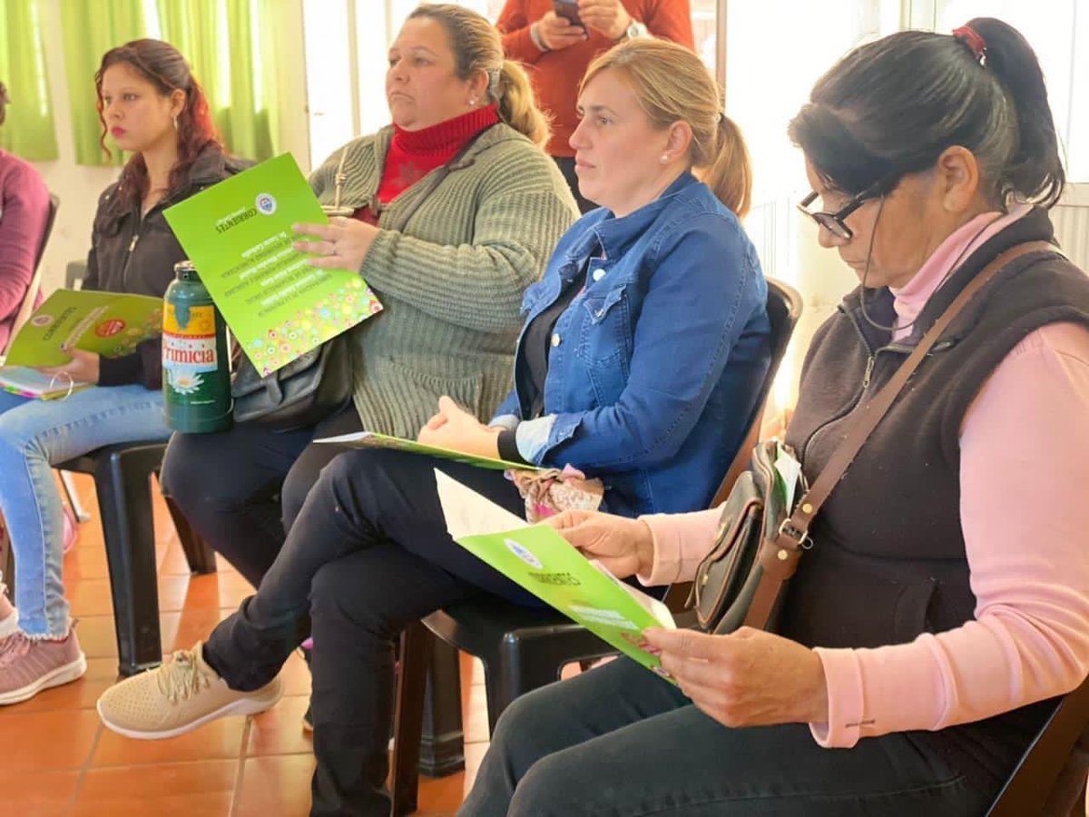 LucasMCarballo's tweet photo. Taller de cocina SIN TACC en Colonia Liebig, destinado a los beneficiarios del “programa de apoyo nutricional a la persona celíaca” del @desarrolloctes https://t.co/oHPe97QNi5