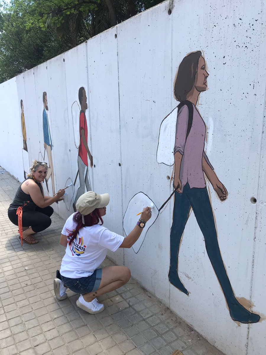 MarthaSil1967's tweet photo. En el marco del informe final de la Comisión de esclarecimiento de la verdad, Valencia España presenta un mural llamado los Colores de la verdad,  que reivindica las vivencias de las víctimas en el exilio. Sin verdad no hay justicia.
Sin verdad no hay futuro.
Cambia Colombia 🇨🇴 https://t.co/ikn92eKhrc