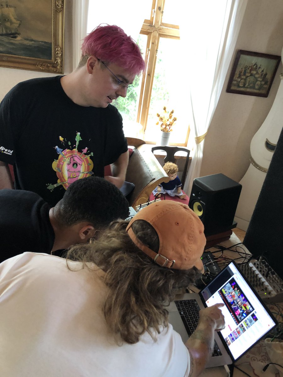AdeeSweden's tweet photo. New songs old friends and a absolutly fantastic day! 🎹 https://t.co/mXQpSW98H9