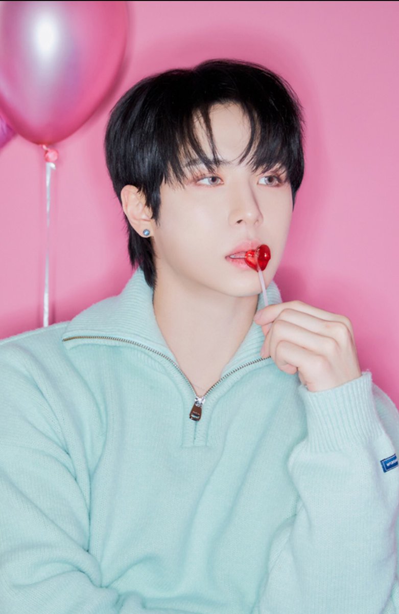 haemtokkicart's tweet photo. 🇵🇭 7/3 HODU B-DAY GIVEAWAY🎉

Prize: 1 WEi Meta full incl,
1 FL album unsealed w/ full incl 

🖇 rt+like 
🖇 mbf (so your entry is visible) 

Note:
-You can unfollow once the GA ended
-we’ll choose a randomizer
-we’ll shoulder sf via SCO

ENDS ON: JULY 9

#WEi #RUi #KIMDONGHAN https://t.co/d7WjyhkkBd
