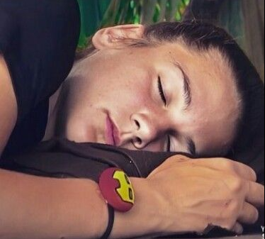 SesliTweets's tweet photo. Nisa uyan artık şampiyon oldun tamam.

#acun
#survivor2022Allstar #Nisa https://t.co/bQm2g4KCzJ