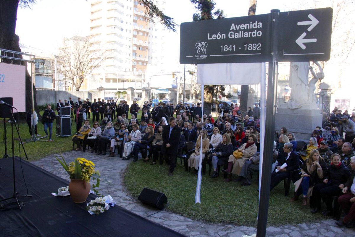 jaimemendezh's tweet photo. A 130 años de su muerte, junto a su familia, vecinos e instituciones, rendimos homenaje a León Gallardo y celebramos la restitución de su nombre a nuestra avenida principal entre Pardo y Conesa, un sector de Muñiz especialmente relacionado con su gran obra en todo San Miguel https://t.co/lbpRWpFvWN