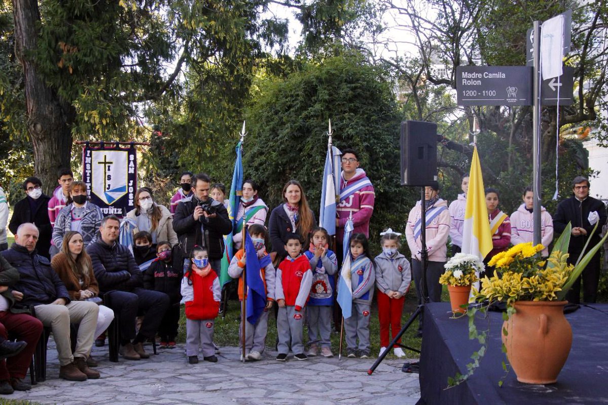 jaimemendezh's tweet photo. A 130 años de su muerte, junto a su familia, vecinos e instituciones, rendimos homenaje a León Gallardo y celebramos la restitución de su nombre a nuestra avenida principal entre Pardo y Conesa, un sector de Muñiz especialmente relacionado con su gran obra en todo San Miguel https://t.co/lbpRWpFvWN