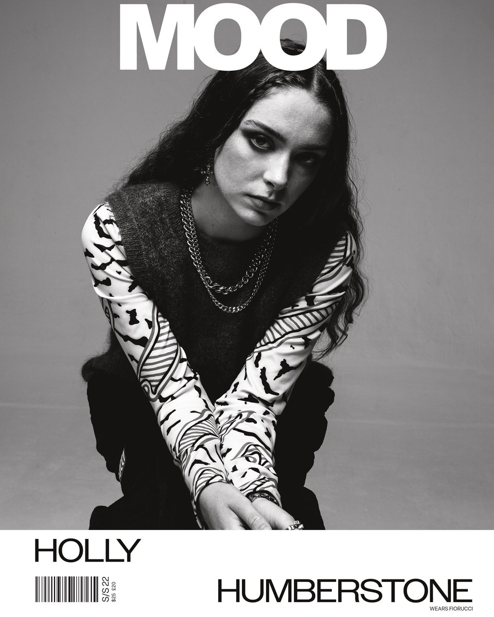 MOOD__Mag's tweet photo. Vulnerable yet empowered musician @HolHumberstone on the cover for MOOD Magazine 🎶Pre-order your copy and get to know Holly in our SS22 issue 001 with the link in bio.⚡️🖤 #moodmagazine #HollyHumberstone https://t.co/5piyQbipSF