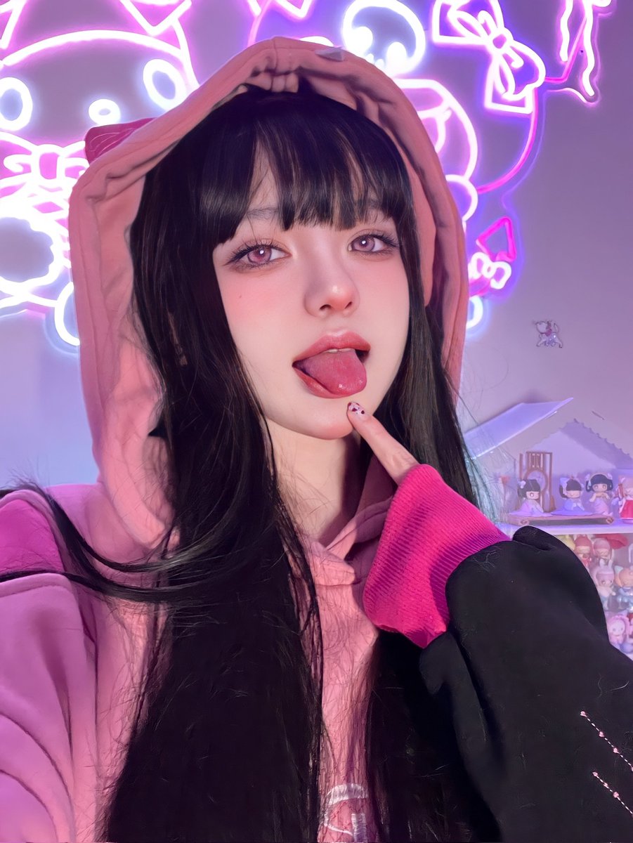 suggest me some video games, gamers😊 
#gamergirl https://t.co/Vvux6MuSFu