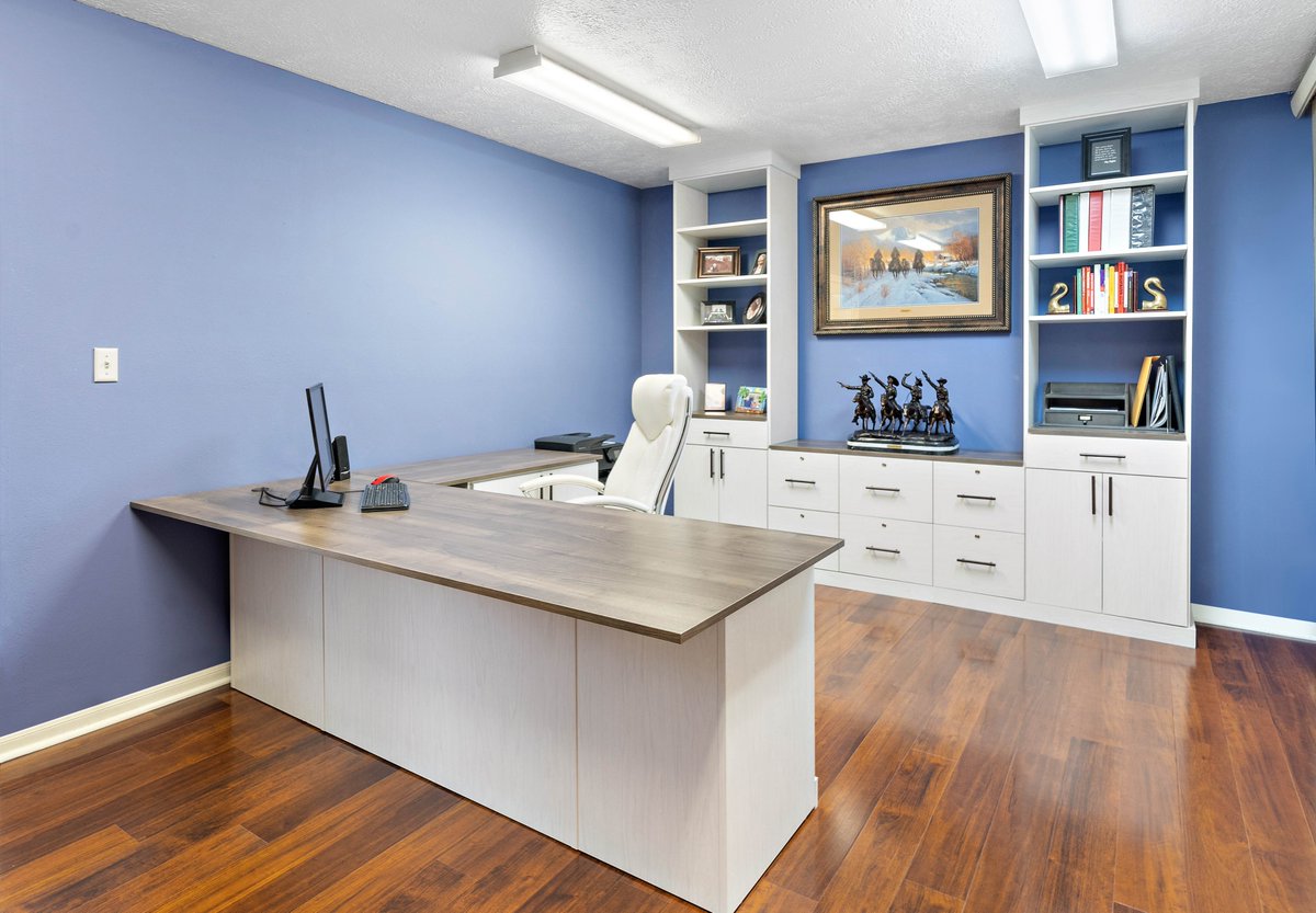 When you're pressured to perform, you'll want the perfect custom office space that fits your every need to ultimately decrease stress, improve performance and get those creative brainwaves flowing. Free consultations: SpaceManager.com #spacemanager #keenaninsurance