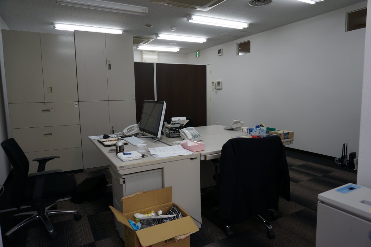 fujiwaramasaaki's tweet photo. 本日、大和財託は創立9周年を迎えました。金無しコネなし一人で起業した会社ですが、今期売上100億円超、社員数100名と外部出資を受けず独自路線で会社規模を拡大してきました。これもひとえに、お客様・取引先・社員の皆さんのお陰です。今後も拡大路線で事業に邁進し日本を代表する企業になります。 https://t.co/6P99q6vei2