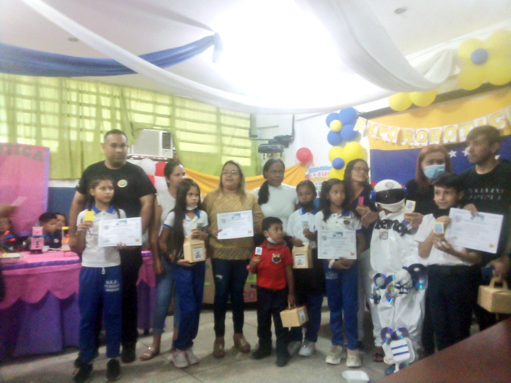 Supervisionmun1's tweet photo. Exporobotica 2022 Municipio Pedro María Ureña Escuelas Estadales.Maximiliano Zambrano Duque, Patrocinio Peñuela Ruiz Cipriano Castro, El Rayo. https://t.co/k1wTJcKccX