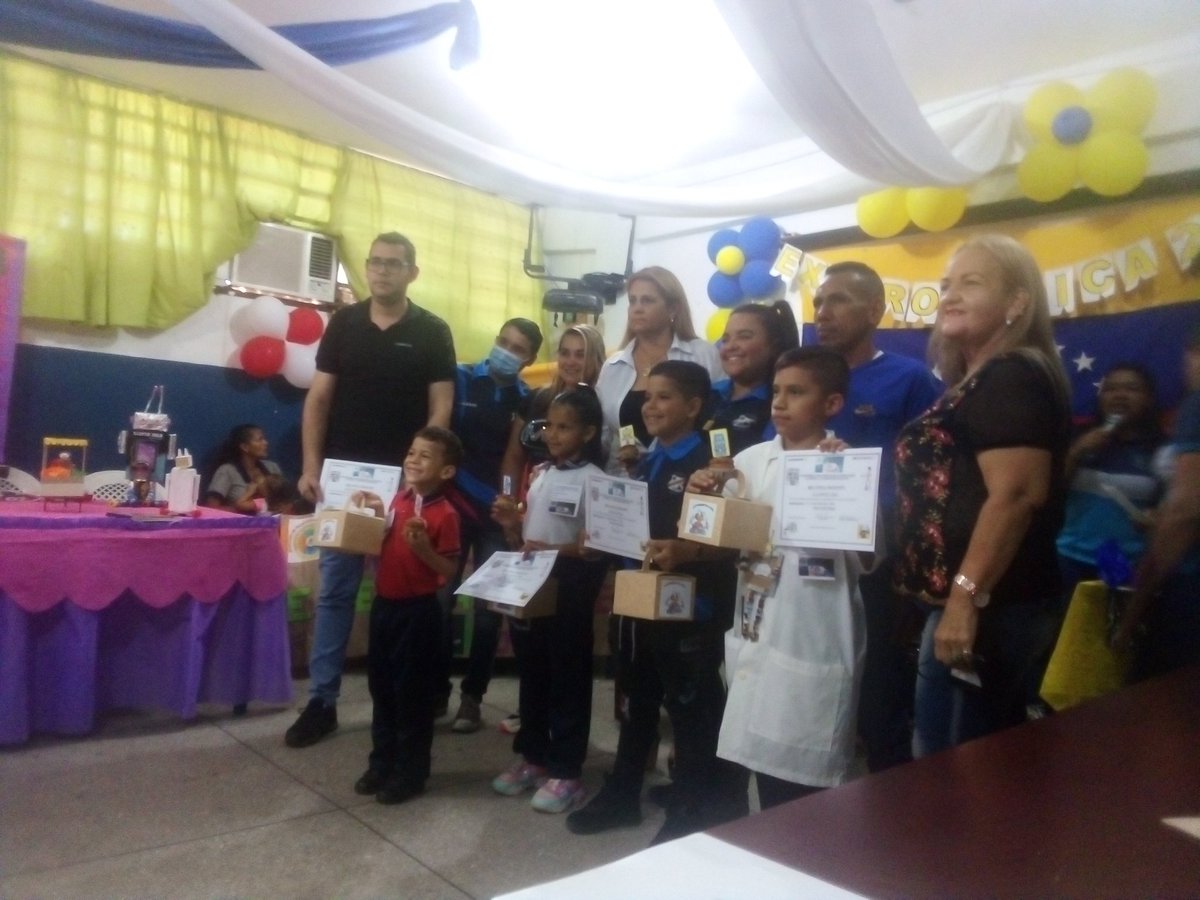 Supervisionmun1's tweet photo. Exporobotica 2022 Municipio Pedro María Ureña Escuelas Estadales.Maximiliano Zambrano Duque, Patrocinio Peñuela Ruiz Cipriano Castro, El Rayo. https://t.co/k1wTJcKccX
