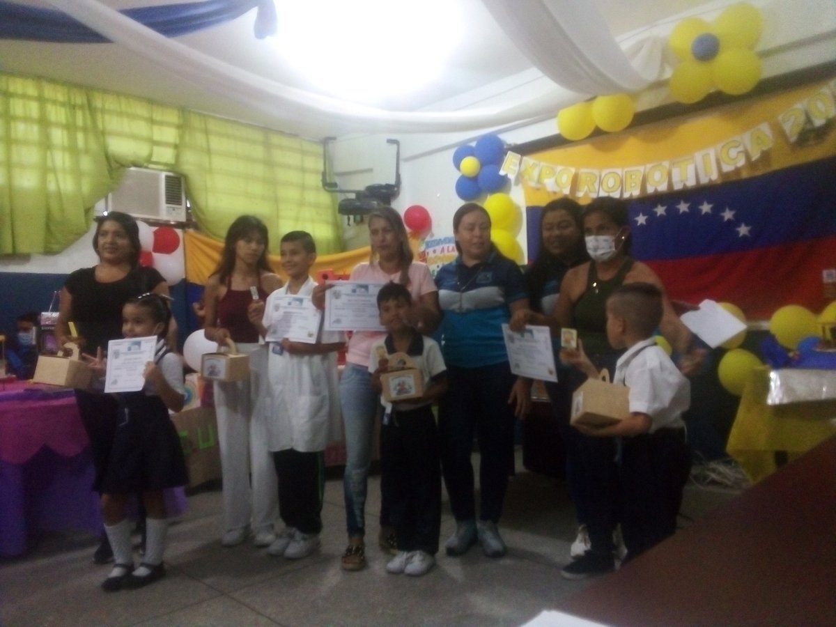 Supervisionmun1's tweet photo. Exporobotica 2022 Municipio Pedro María Ureña Escuelas Estadales.Maximiliano Zambrano Duque, Patrocinio Peñuela Ruiz Cipriano Castro, El Rayo. https://t.co/k1wTJcKccX
