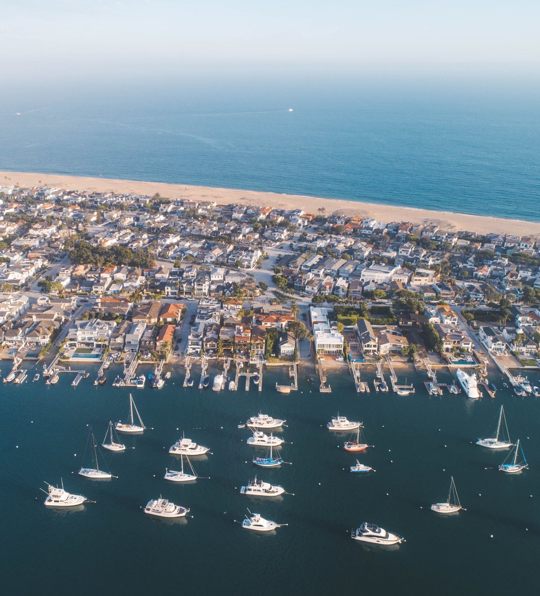 Going coastal for your Fourth of July weekend? Fly direct to Orange County from Scottsdale, and Las Vegas, starting at just $750 one-way including all taxes and fees! #SetJet