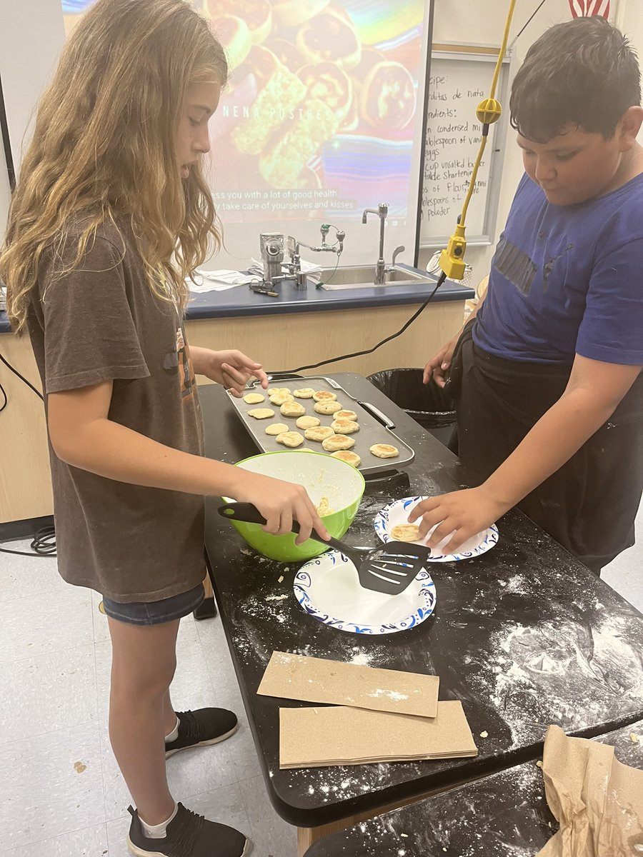 ProfeColumba's tweet photo. Having fun making Gorditas de Nata( Sweet milk biscuits from Mèxico) in culinary class. Buen Provecho!@MontgomeryCVUSD @CajonValleyUSD https://t.co/ADwd0axohF