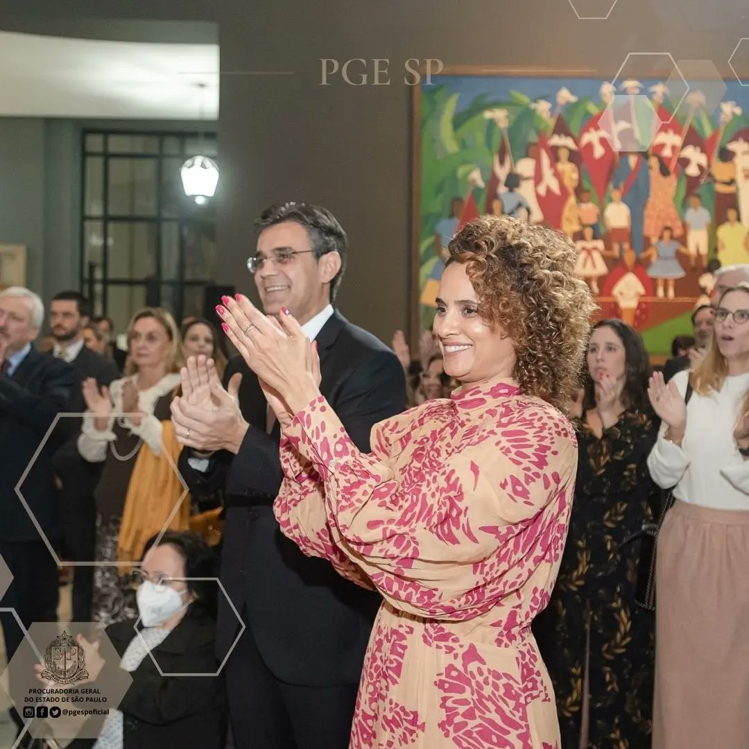 Esta semana, a <a href="/pgespoficial/">Procuradoria Geral do Estado SP</a>  completou 75 anos. Para celebrar esta data, uma comemoração foi realizada no Palácio dos Bandeirantes, na última segunda-feira (27).

A ocasião contou com as presenças dos procuradores do Estado, servidores da PGE e autoridades.