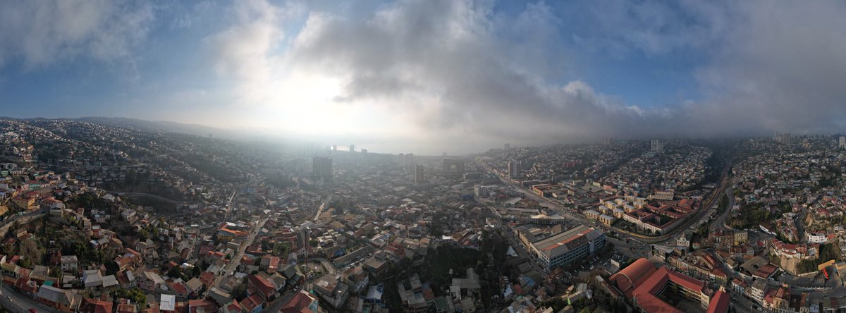 Se viene la lluvia ☔️ #Valparaíso <a href="/sitiodelsuceso/">Sitio del Suceso SDS</a> <a href="/Cooperativa/">Cooperativa</a> @ELTIEMPOCHV <a href="/valparaisoinfo/">Valparaíso Informa</a>